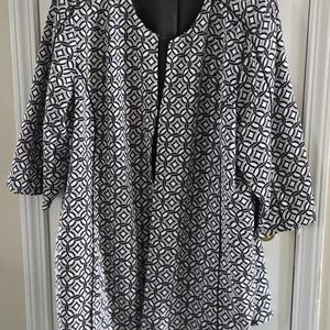 SilkLand Collection 3X Black and White Geo Patterned 3/4 Length Topper